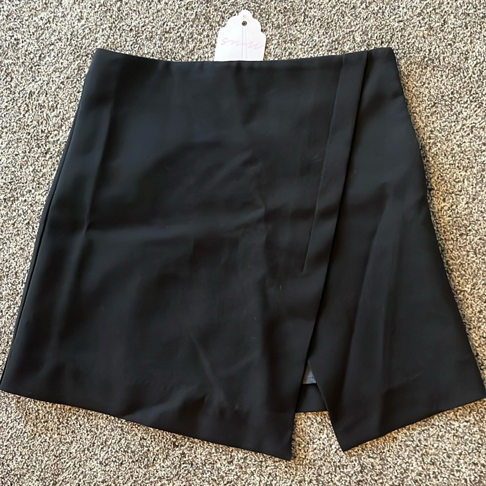 Line & Dot skirt